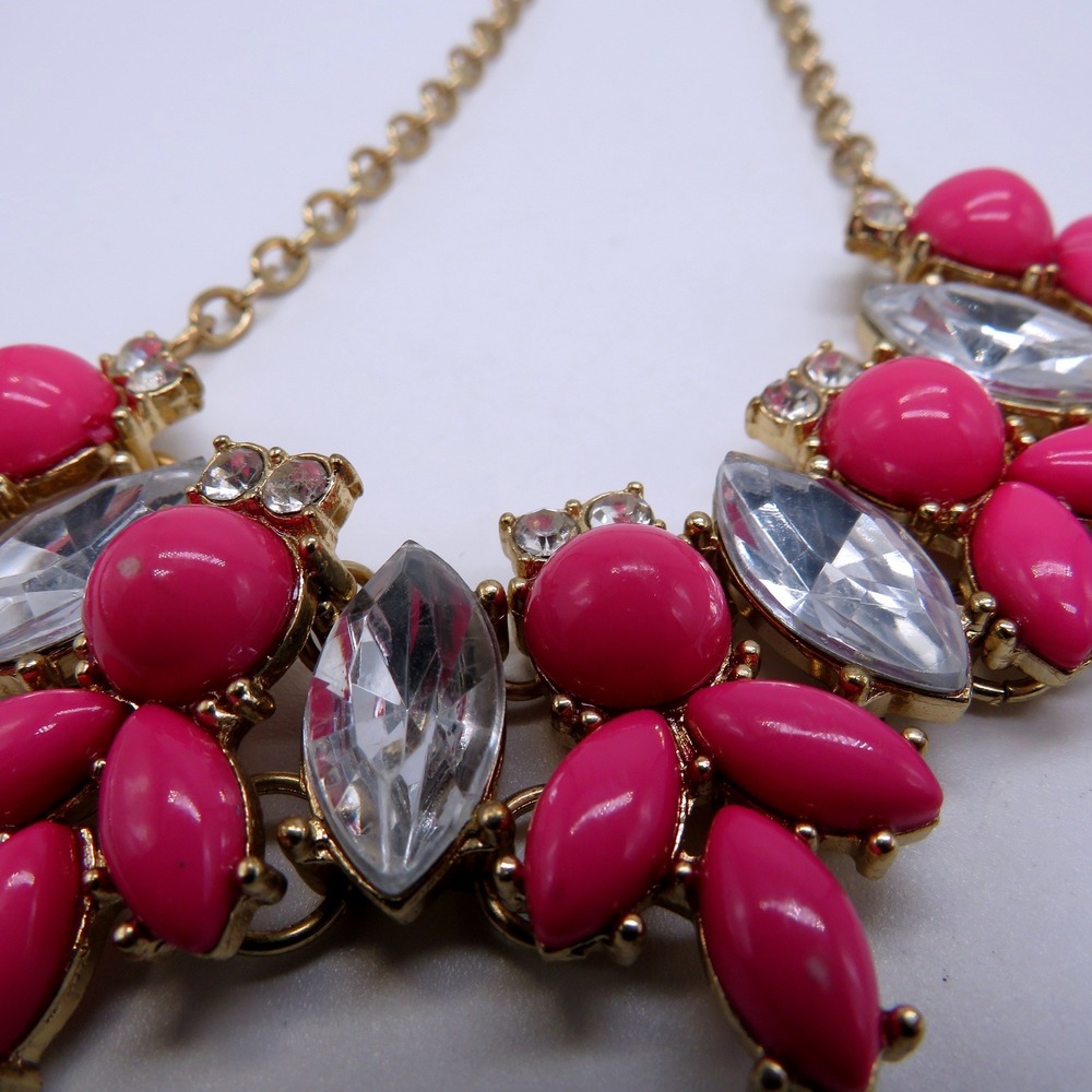 Etc! Hot Pink Cabochon and Clear Crystal Gold Tone Statement Bib Necklace 17in - Picture 3 of 8